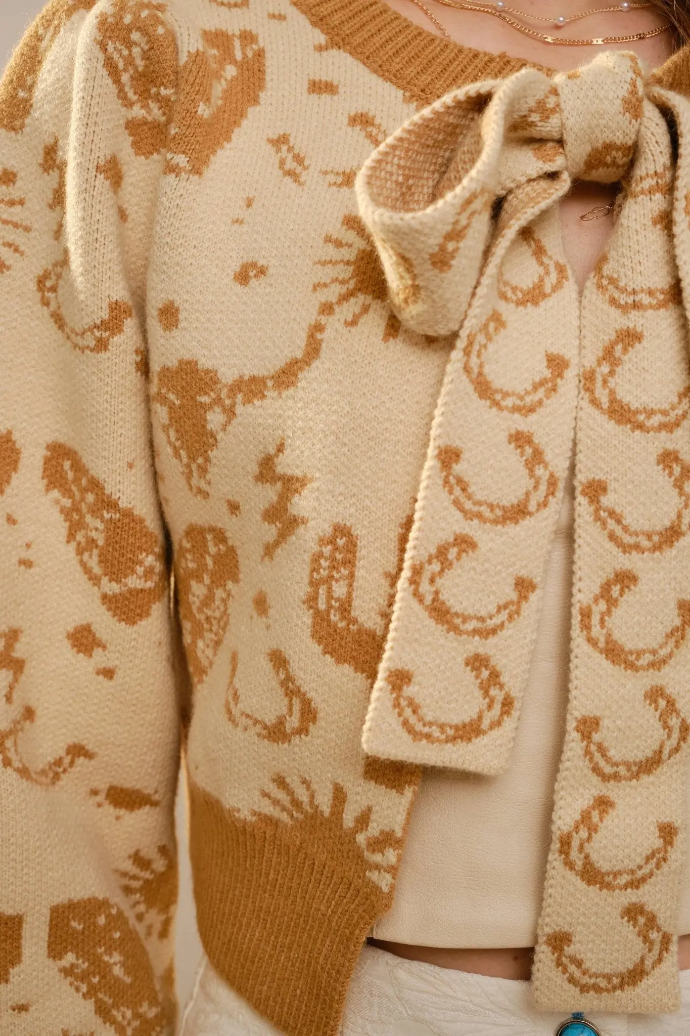 Horseshoe Tie Front Cardigan - Image 3
