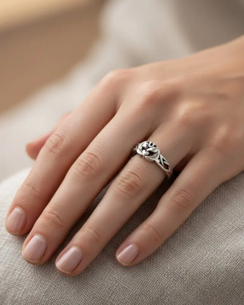 Horse Claddagh Ring - Image 3
