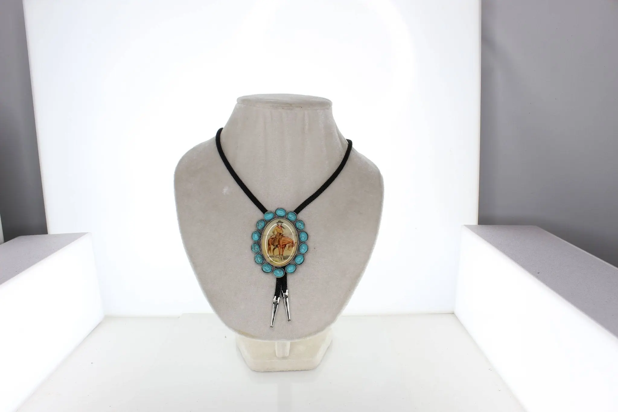 Cowgirl Turquoise Bolo Tie - Image 3