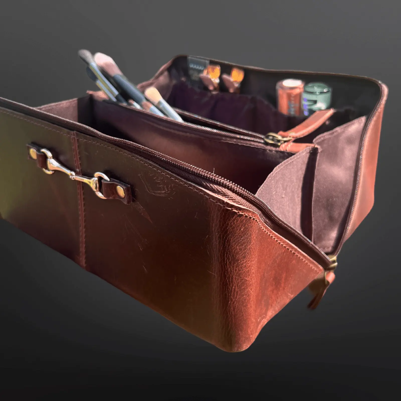 Equestrian Leather Toiletry Bag - Image 2