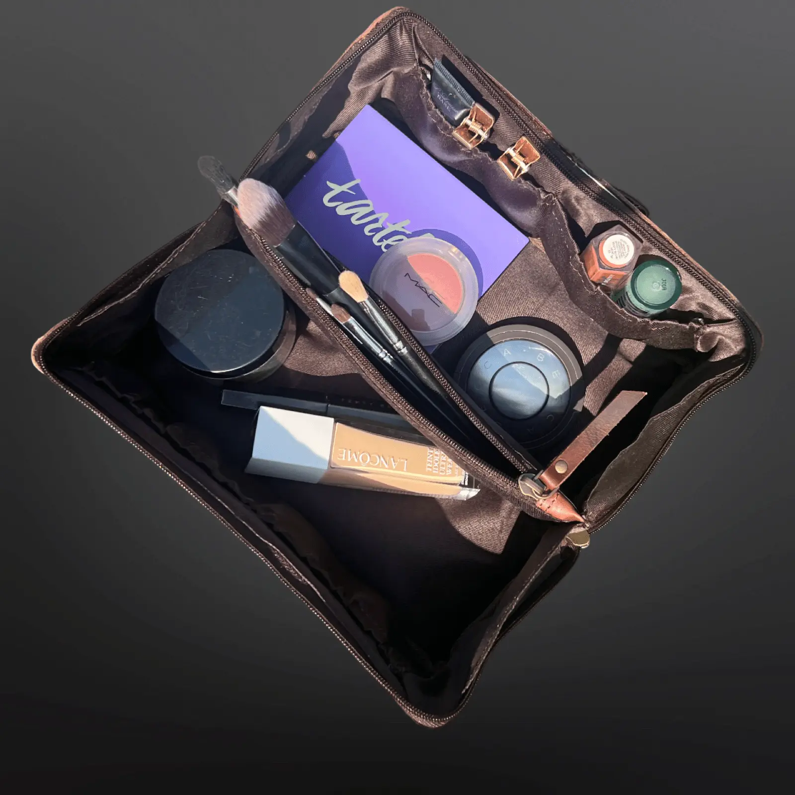 Equestrian Leather Toiletry Bag - Image 3