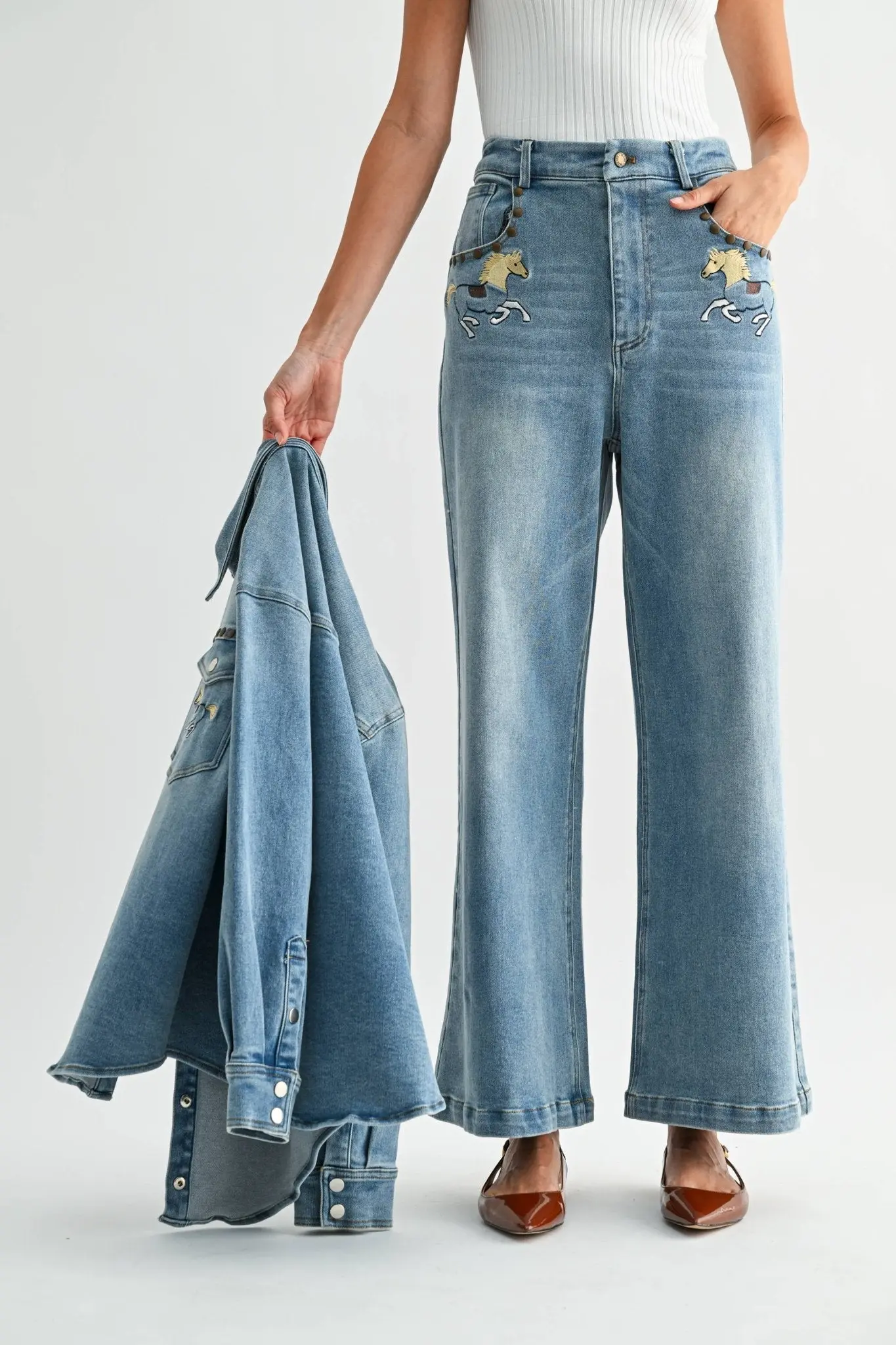 Horse High-Waisted Jeans - Image 5