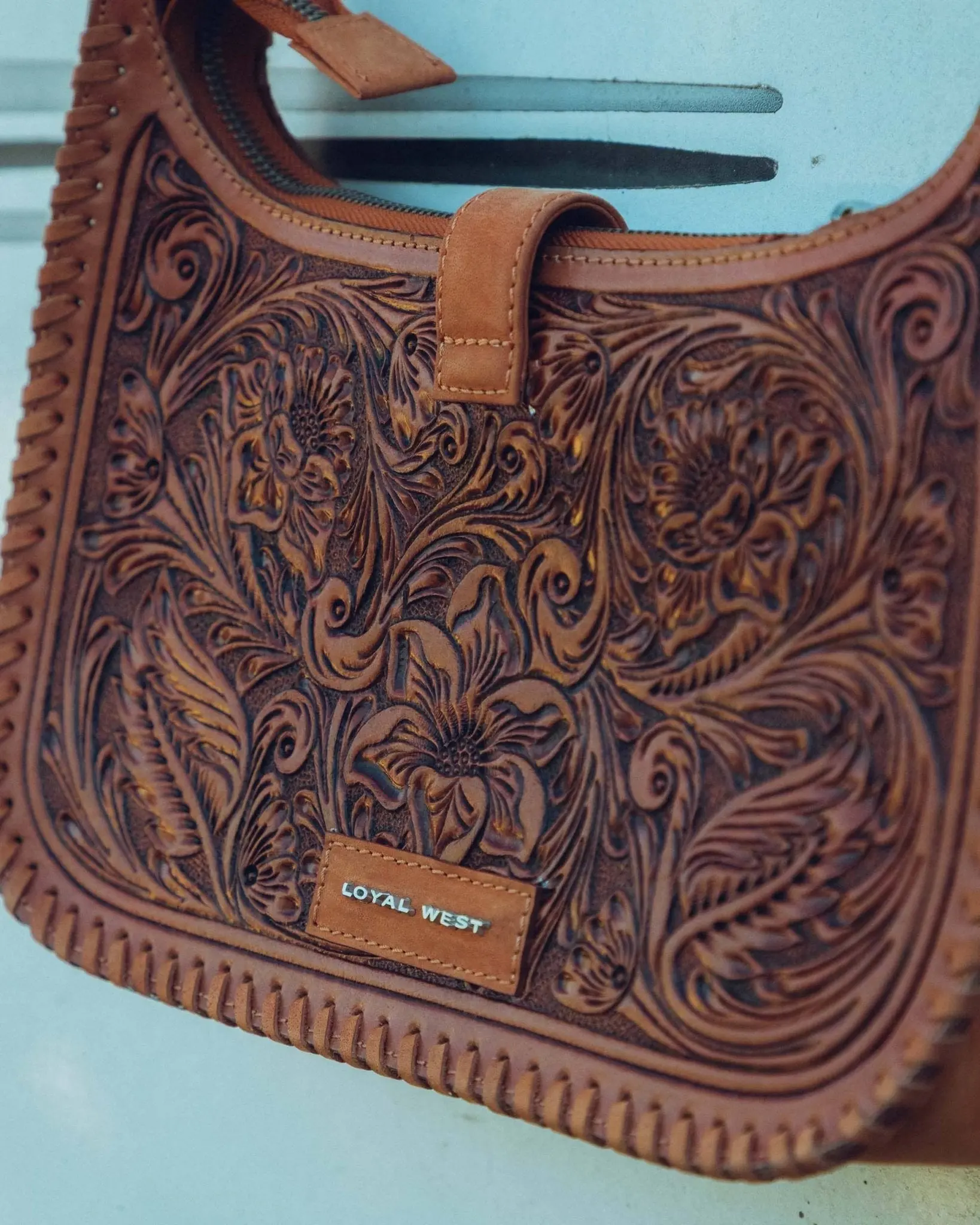 Bridle Bloom Hand-tooled Purse - Image 5