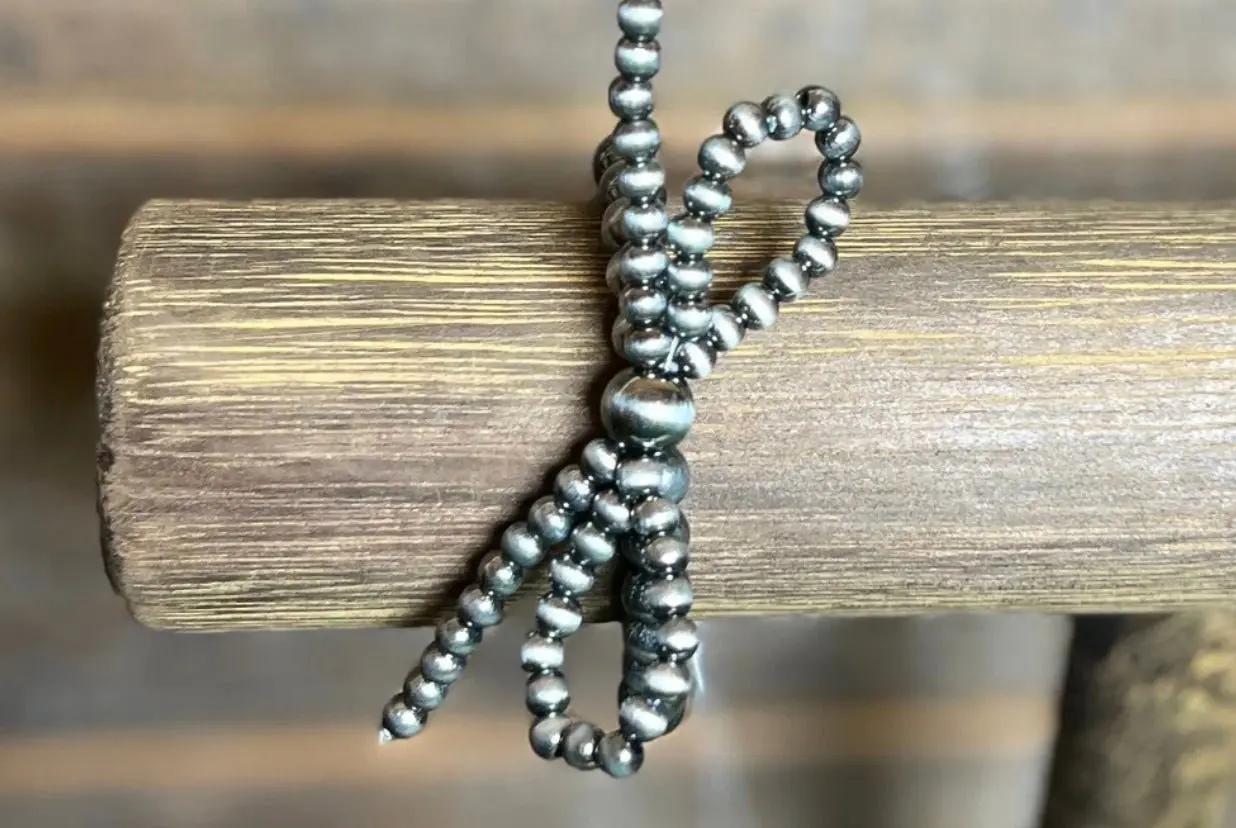 Navajo Pearl Stretch Bracelet - Image 3